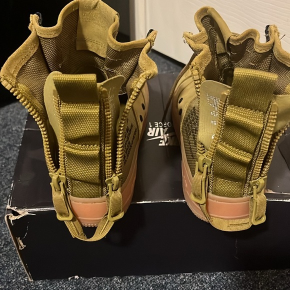 NIKE SF AF1 MID (GS) 7Y Desert Moss - Picture 7 of 12